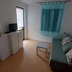 Kreso شقة