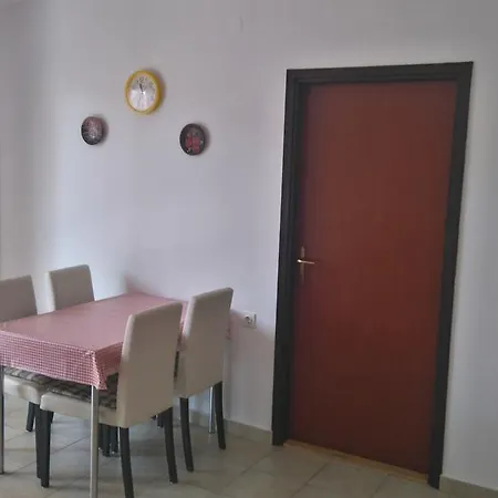 Kreso Apartment *